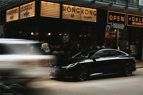 智己汽車(chē)重磅登陸香港市場(chǎng)，6系雙車(chē)同步上市